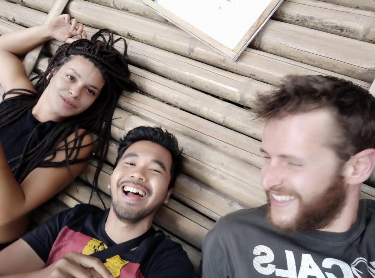 マラン Griya Backpacker Pak Yon Bed & Breakfast エクステリア 写真